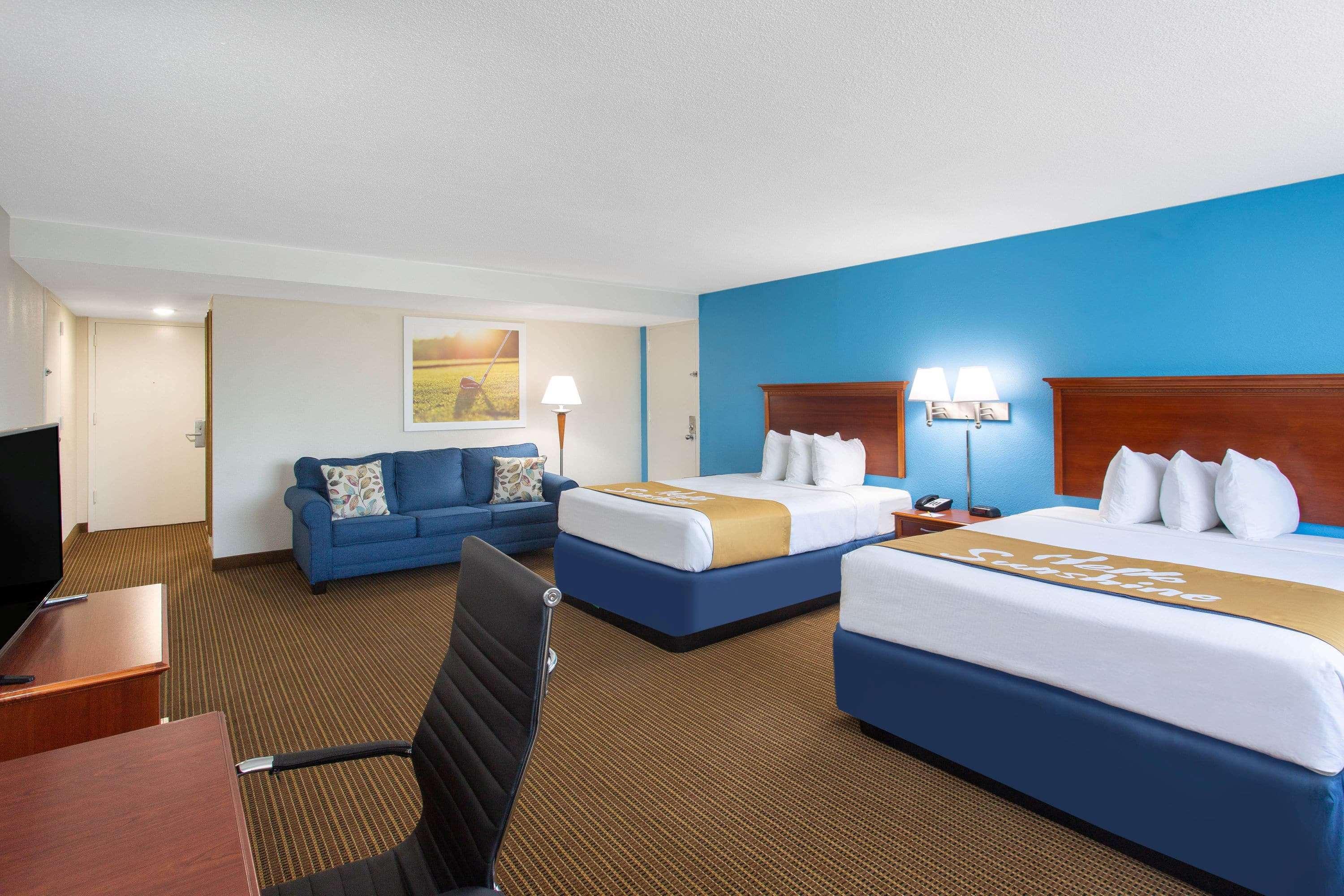Days Inn & Suites By Wyndham Tallahassee Conf Center I-10 Exterior photo