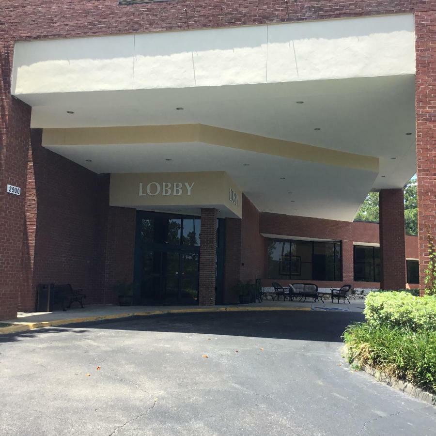 Days Inn & Suites By Wyndham Tallahassee Conf Center I-10 Exterior photo